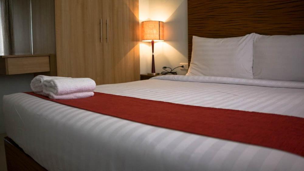 Sebastien Hotel Lapu-Lapu City Bagian luar foto