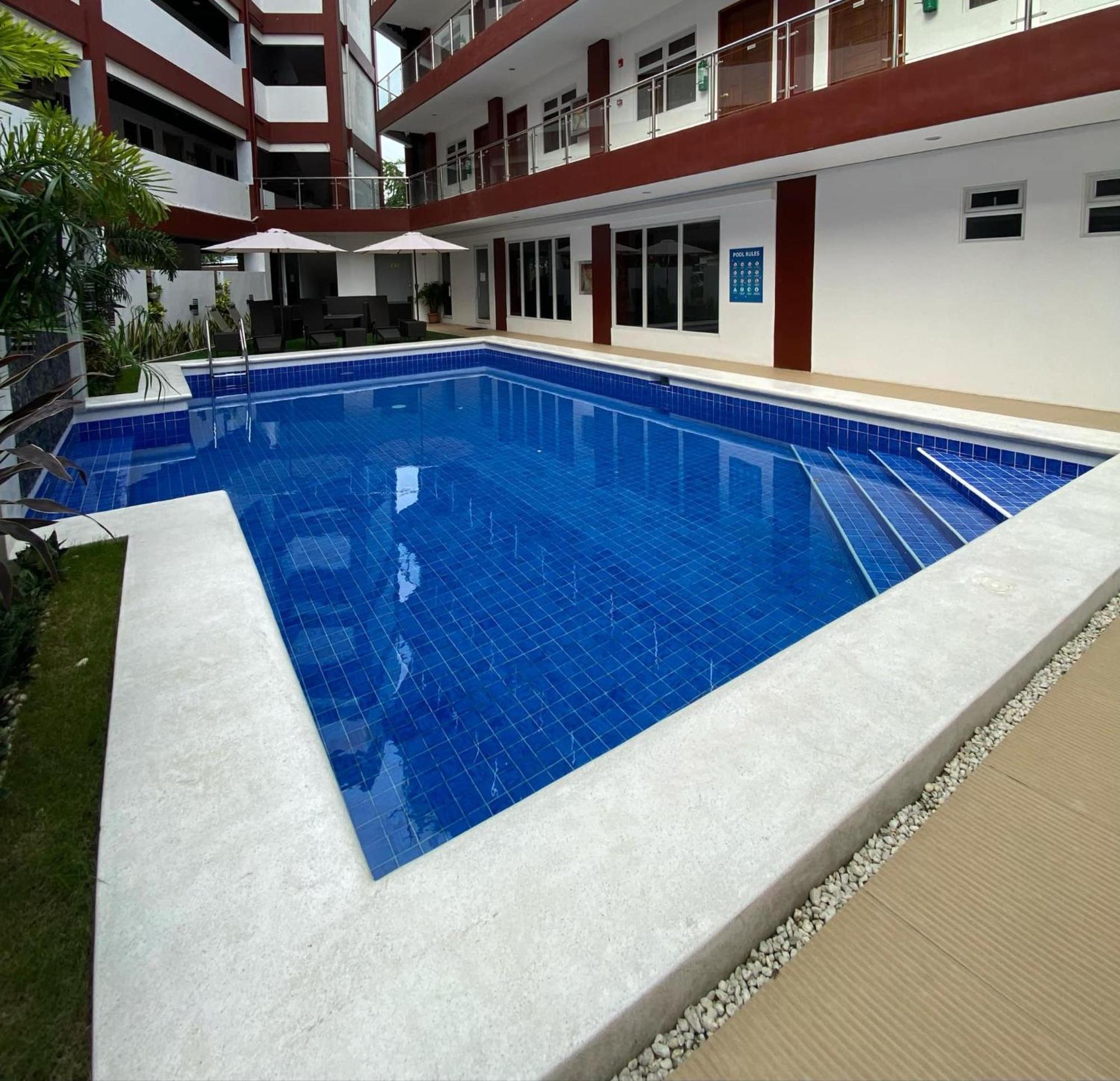 Sebastien Hotel Lapu-Lapu City Bagian luar foto