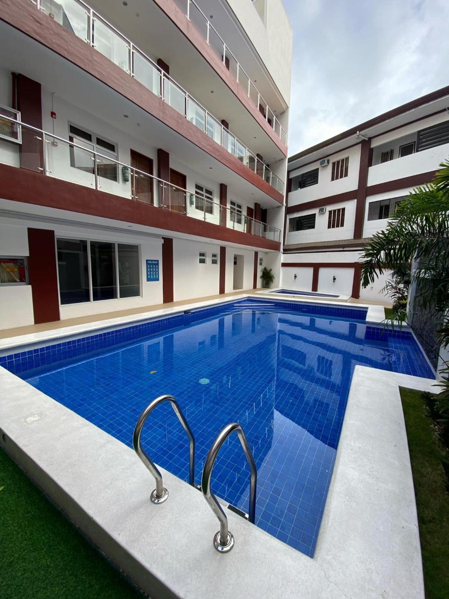 Sebastien Hotel Lapu-Lapu City Bagian luar foto