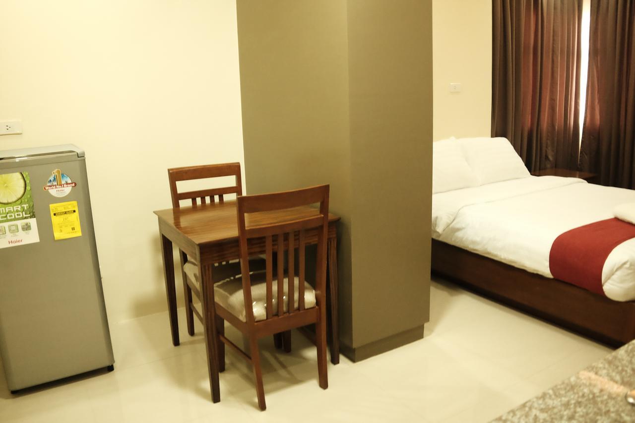 Sebastien Hotel Lapu-Lapu City Bagian luar foto