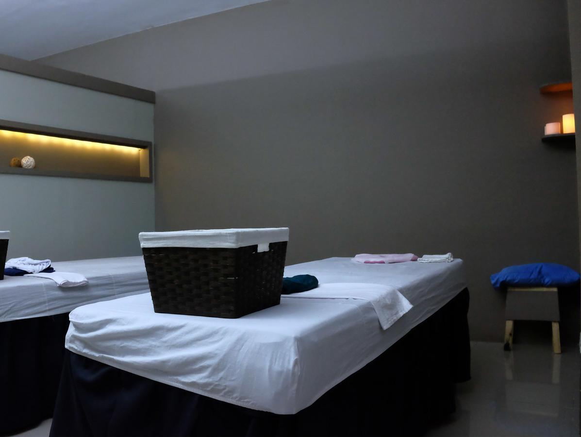 Sebastien Hotel Lapu-Lapu City Bagian luar foto